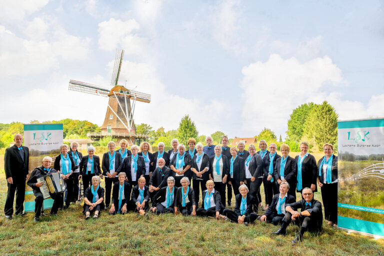 Het koor bij de molen in zwiep